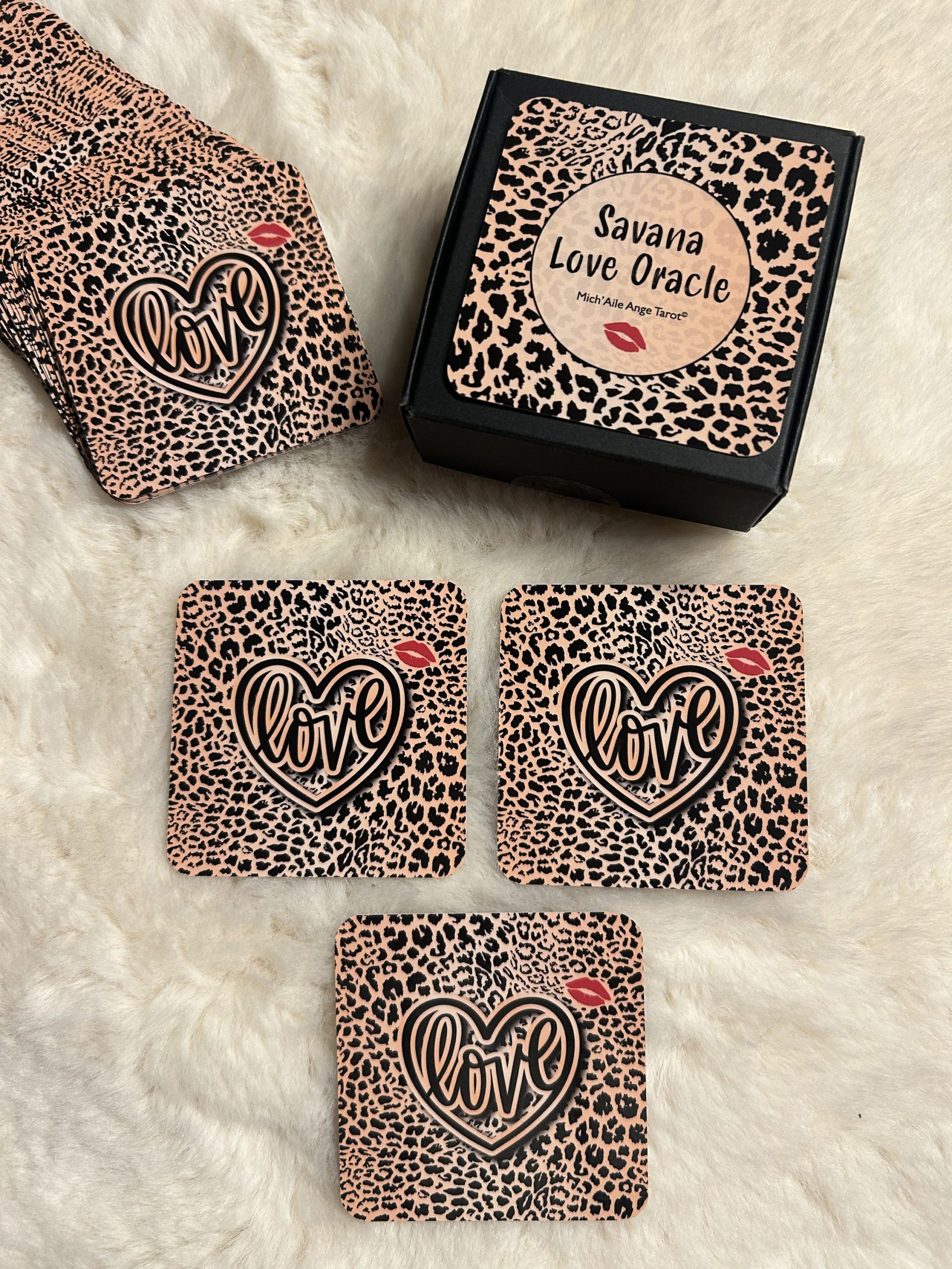 Savana Love Oracle ❤️
Jeu divinatoire sentimental 52 cartes + notice + pochon En français / ⚠️ Aucune expédition internationale – France uniquement. Fdp inclus – Image 3