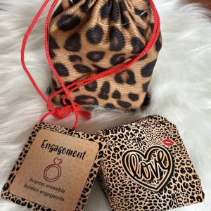 Savana Love Oracle ❤️
Jeu divinatoire sentimental 52 cartes + notice + pochon En français / ⚠️ Aucune expédition internationale – France uniquement. Fdp inclus