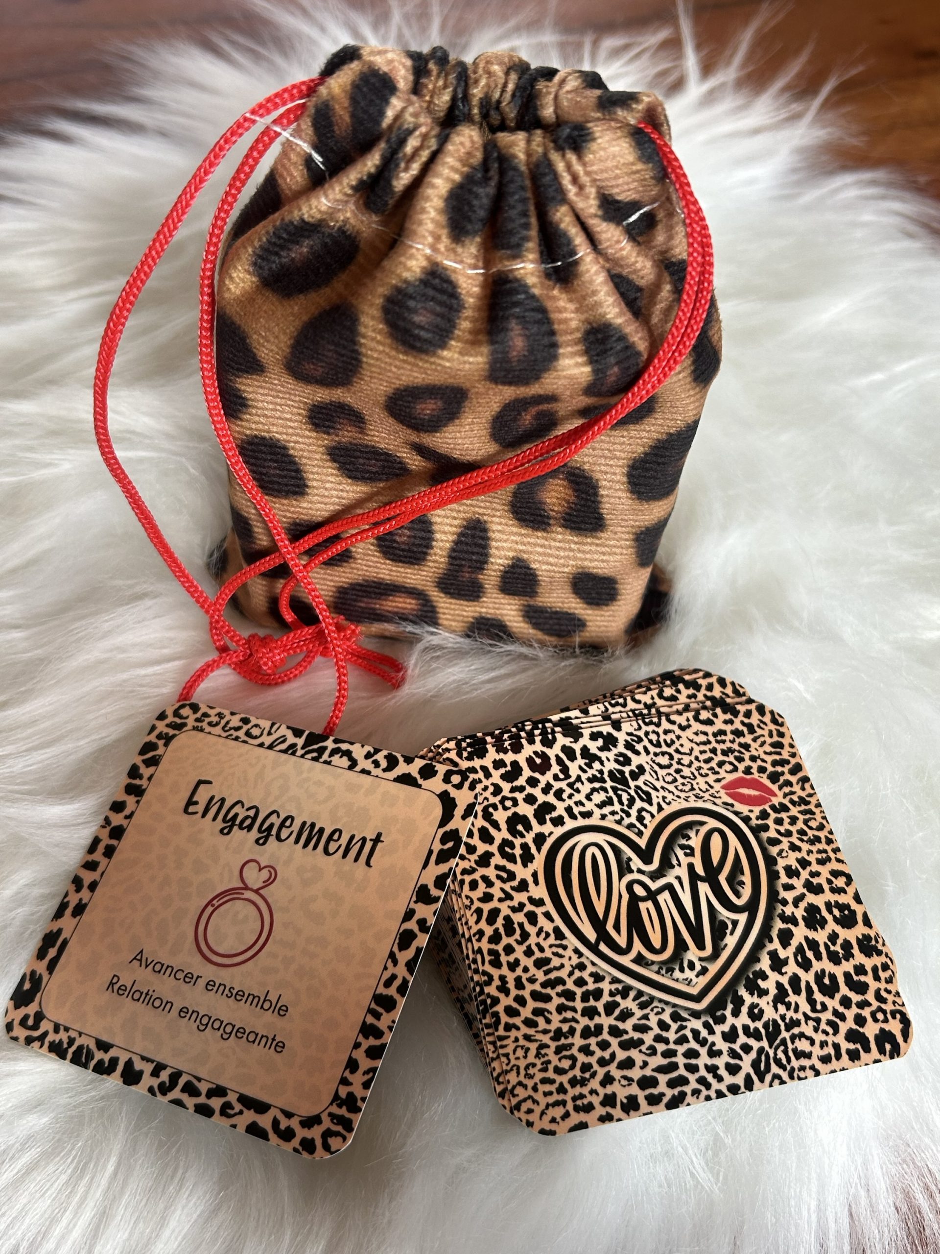 Savana Love Oracle ❤️
Jeu divinatoire sentimental 52 cartes + notice + pochon En français / ⚠️ Aucune expédition internationale – France uniquement. Fdp inclus