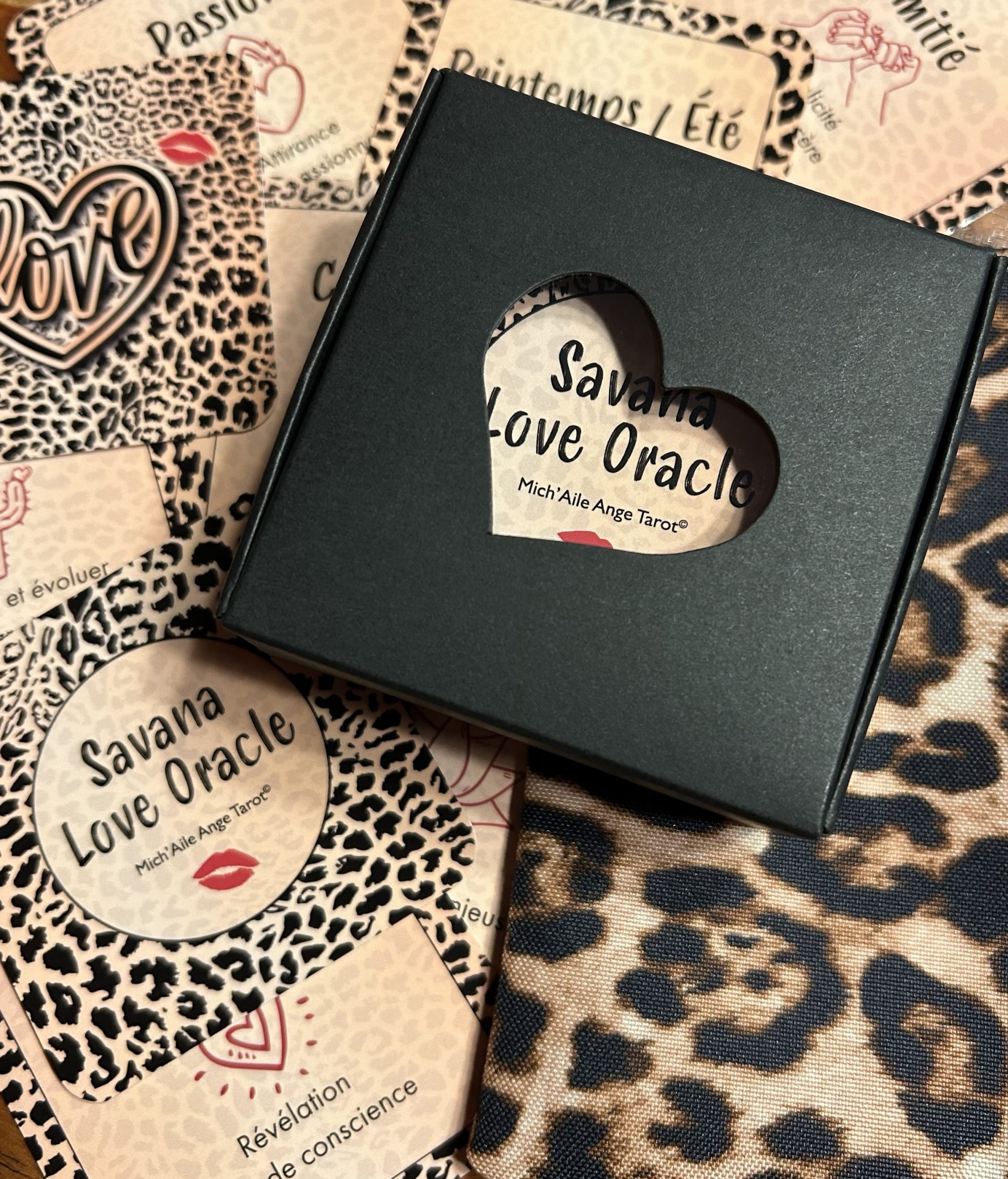 Savana Love Oracle ❤️
Jeu divinatoire sentimental 52 cartes + notice + pochon En français / ⚠️ Aucune expédition internationale – France uniquement. Fdp inclus – Image 2